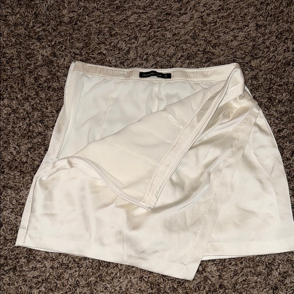 A&F Satin Draped Mini Skort - Picture 6 of 7